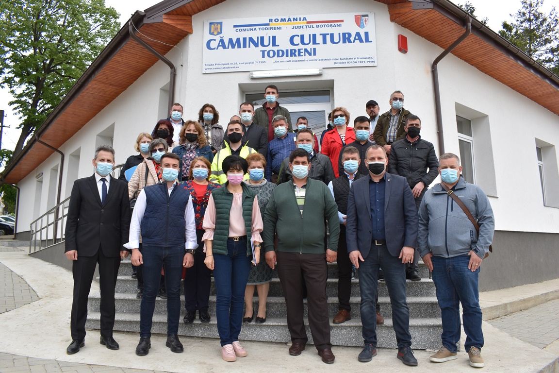 Drumul de aproape 100 de milioane de euro reparat cu ceremonii, primar